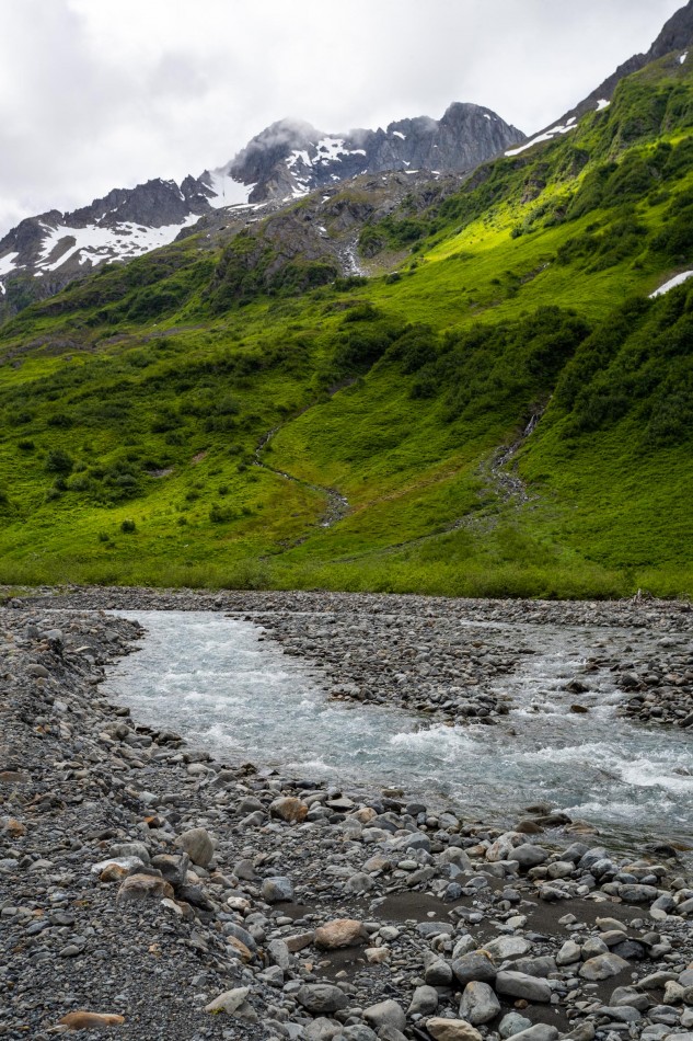 Enjoy the dramatic views of the Chugach Mountains on while hiking on the tour.