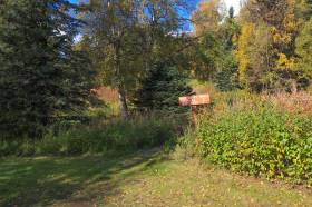 Blueberry Knoll Trail sign