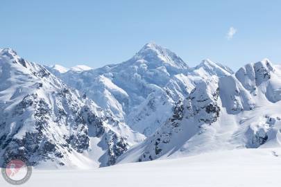 The western face of Mount Gunnar Naslund.