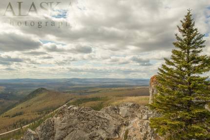 Looking out over the top of Falcon Rock down at West (lower) Grapefruit Rocks.