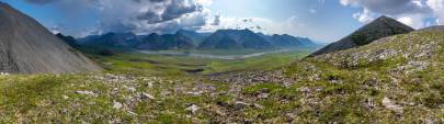 Up and down the Ikiakpuk Valley.